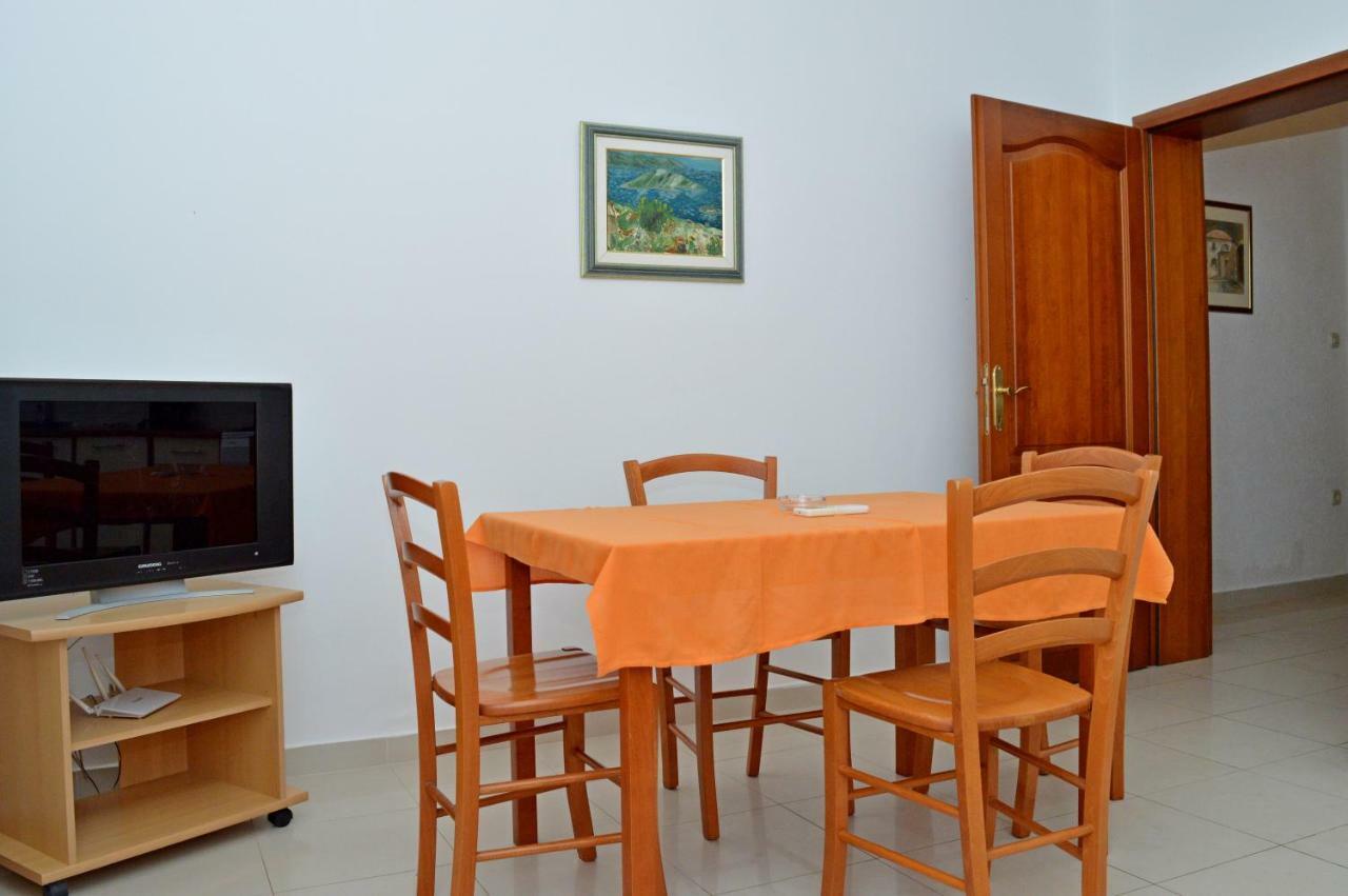 Apartments Macak Novalja Exterior foto